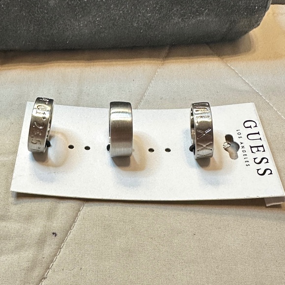 Guess Los Angeles, Roman Ring Set of 3 silver rings - Picture 8 of 13